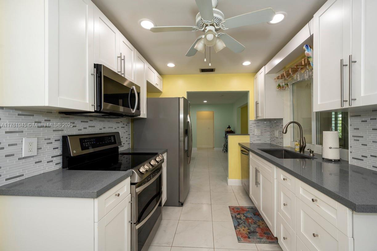 Picture of 1041 NW 89Th Way, Plantation, FL 33322
