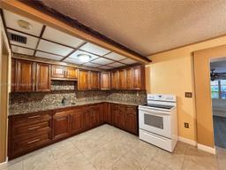Picture of 1145 W 70Th Pl, Hialeah, FL 33014