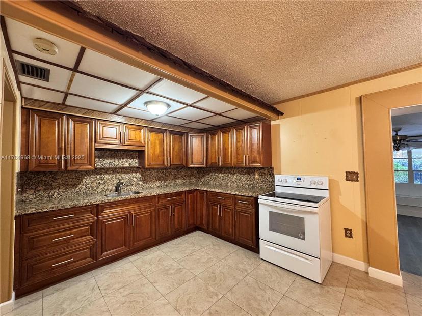 Picture of 1145 W 70Th Pl, Hialeah FL 33014
