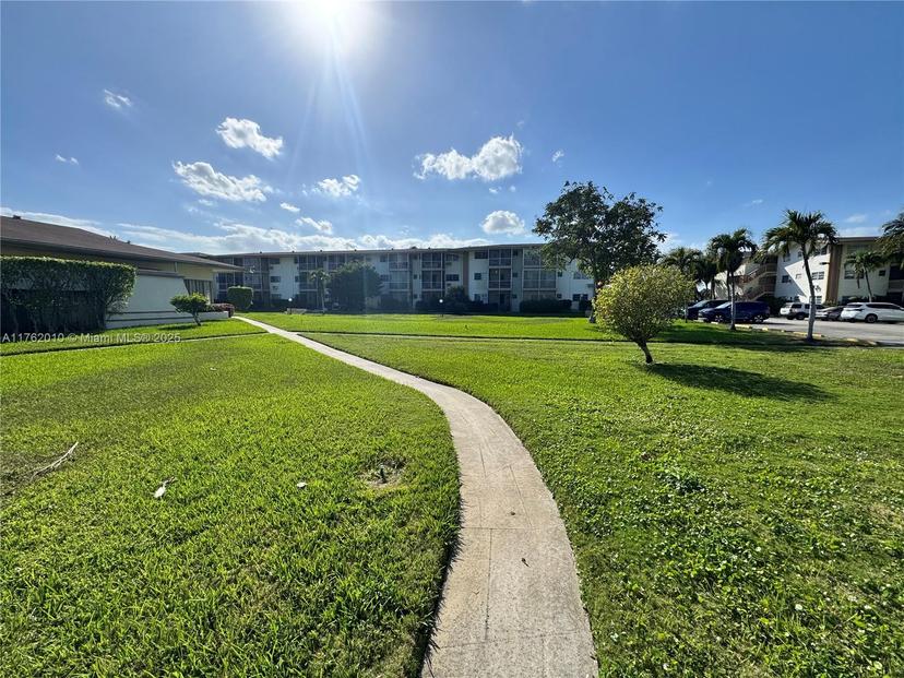 Picture of 16900 NE 14Th Ave # 214, Miami FL 33162