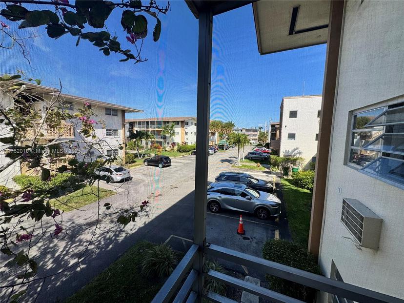 Picture of 16900 NE 14Th Ave # 214, Miami FL 33162
