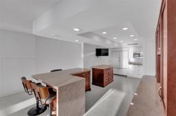 Picture of 3725 S Ocean Dr # 1024, Hollywood, FL 33019