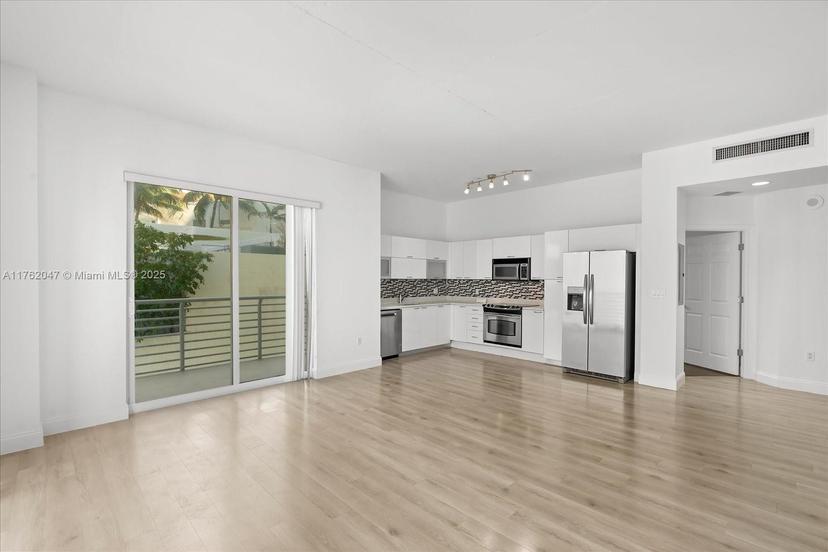 Picture of 234 NE 3Rd St # 1002, Miami FL 33132
