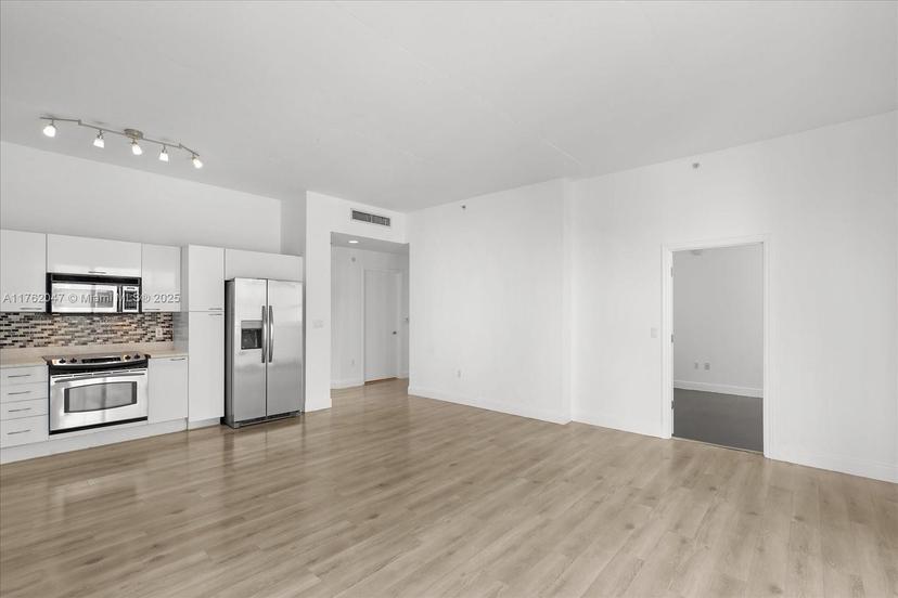 Picture of 234 NE 3Rd St # 1002, Miami FL 33132