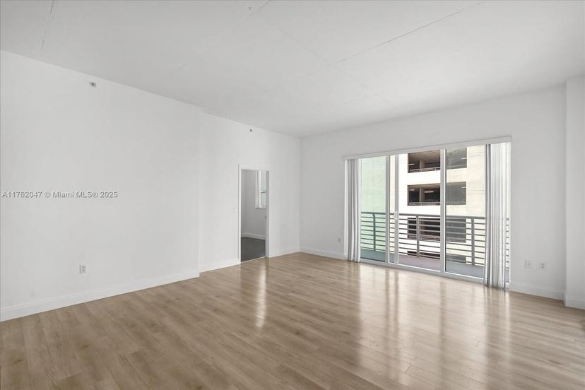 Picture of 234 NE 3Rd St # 1002, Miami FL 33132