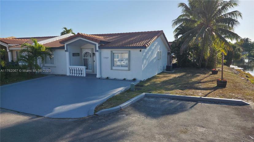 Picture of 17227 NW 74Th Path, Hialeah FL 33015