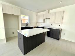 Picture of 6821 NW 6Th Ct, Miami, FL 33150