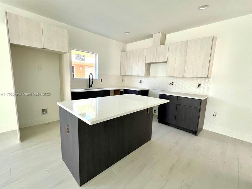 Picture of 6821 NW 6Th Ct, Miami FL 33150