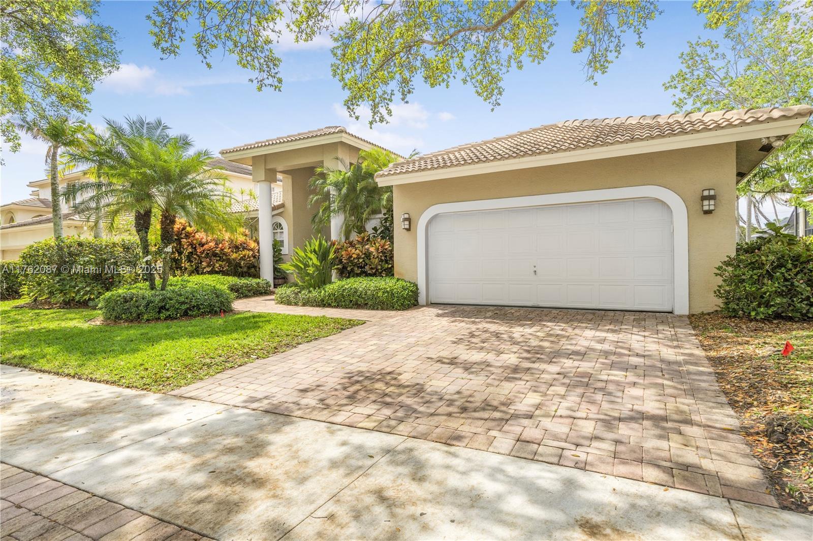 Picture of 2943 Oakbrook Dr, Weston, FL 33332