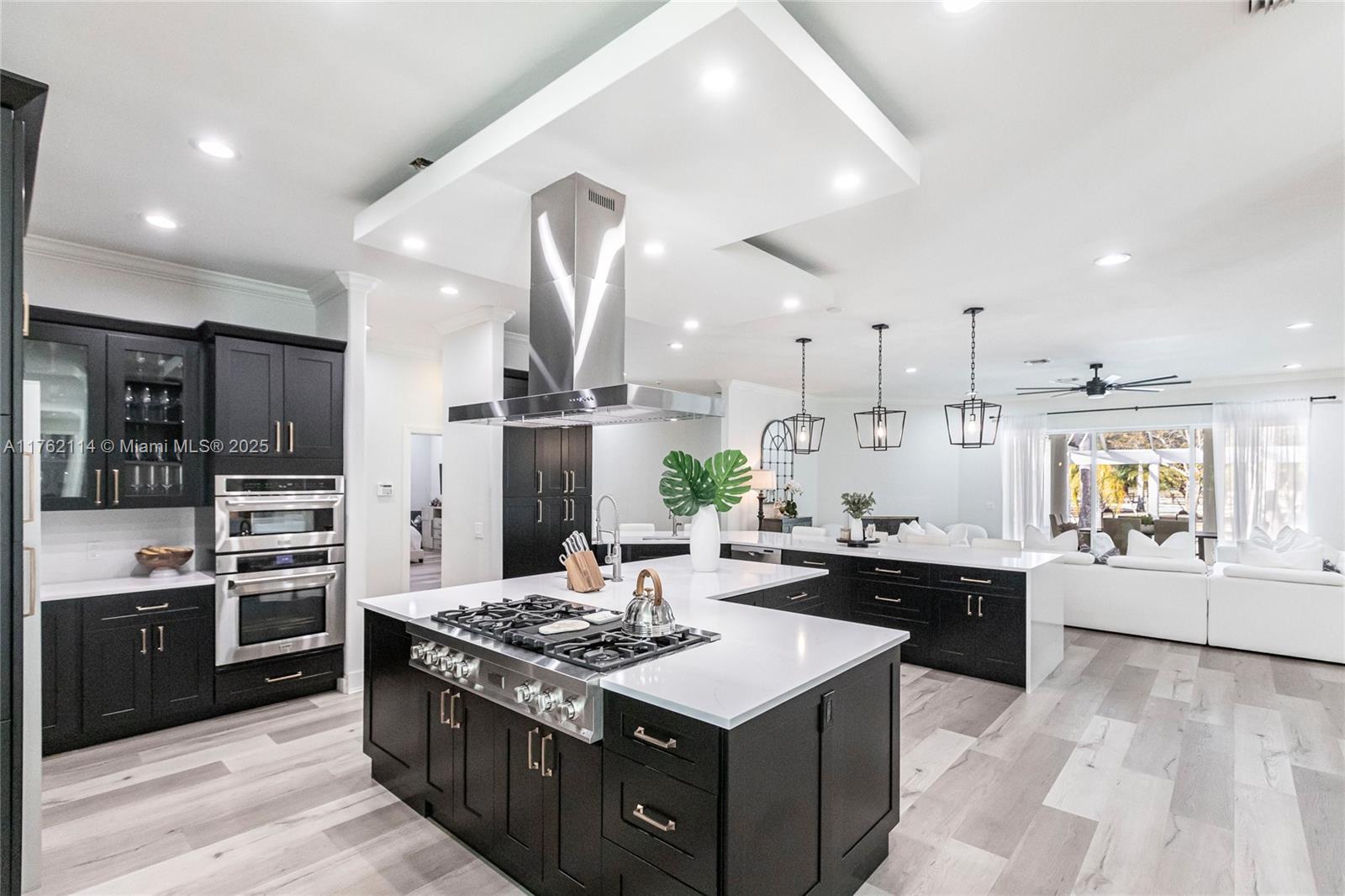 Picture of 5791 Shady Oaks Ln, Naples, FL 34119