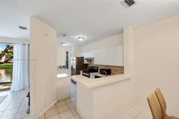 Picture of 3860 NW 91St Ter # 3860, Sunrise, FL 33351
