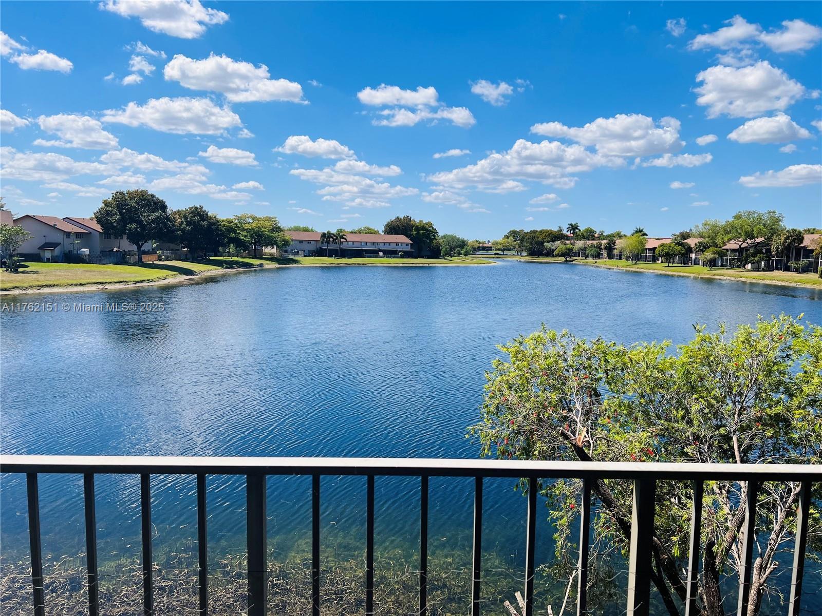 Picture of 3711 NW 95Th Ter # 1128, Sunrise, FL 33351