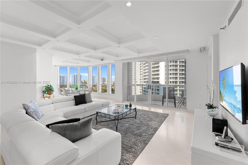 Picture of 21150 Point Pl # 1102, Aventura FL 33180