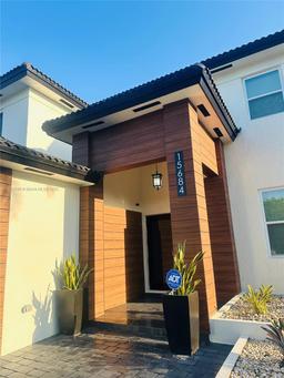 Picture of 15684 SW 9Th Ter, Miami, FL 33194