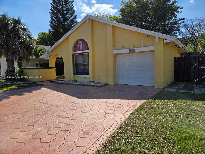 Picture of 5112 SW 151St Pl, Miami FL 33185
