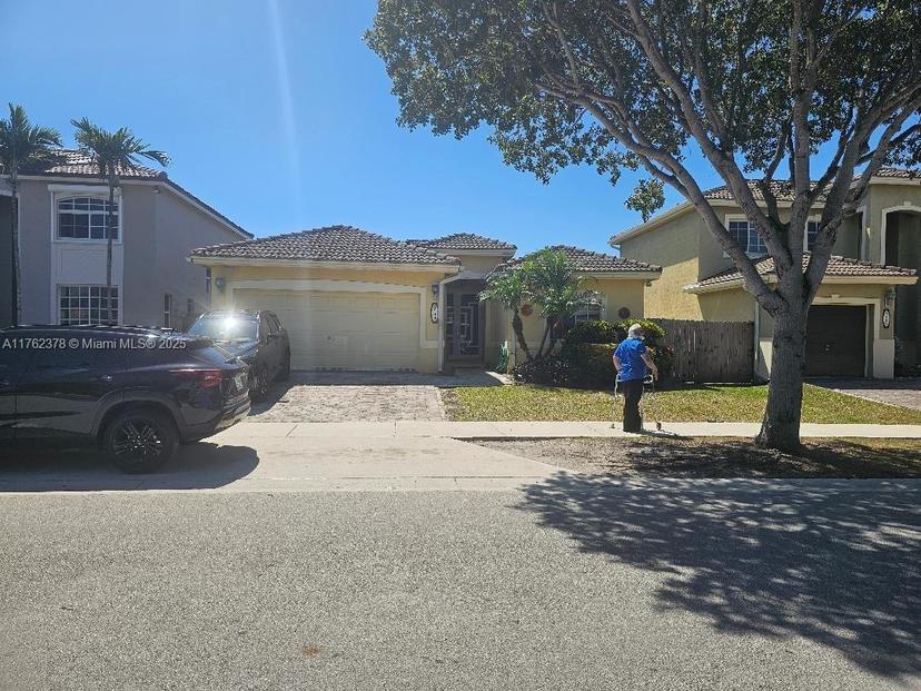 Picture of 9108 SW 211Th Ln, Cutler Bay FL 33189