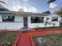 Picture of 18600 NW 42Nd Pl, Miami Gardens, FL 33055