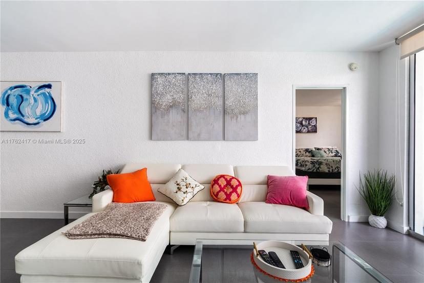 Picture of 4001 S Ocean Dr # 8F, Hollywood FL 33019