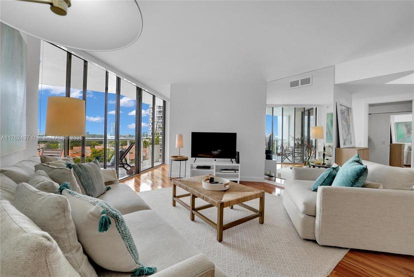 Picture of 3610 Yacht Club Dr # 1014, Aventura FL 33180