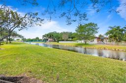Picture of 9313 NW 9Th Pl # 9313, Plantation, FL 33324