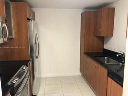 Picture of 2775 NE 187Th St # 527, Aventura, FL 33180