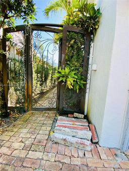 Picture of 1135 SW 62Nd Ave, West Miami, FL 33144