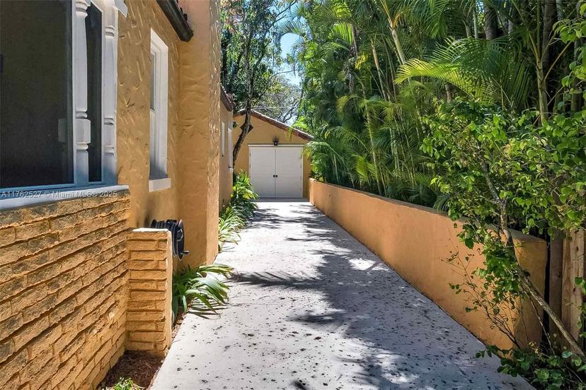Picture of 136 NE 101St St, Miami Shores FL 33138