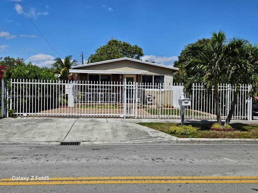 Picture of 653 E 43Rd St, Hialeah FL 33013