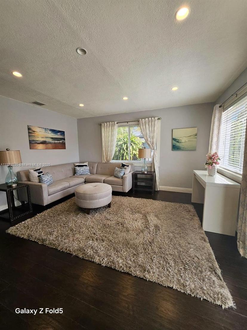 Picture of 653 E 43Rd St, Hialeah FL 33013