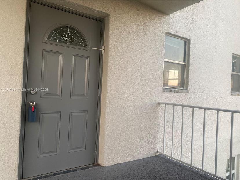 Picture of 8595 Sunrise Lakes Blvd # 212, Sunrise FL 33322