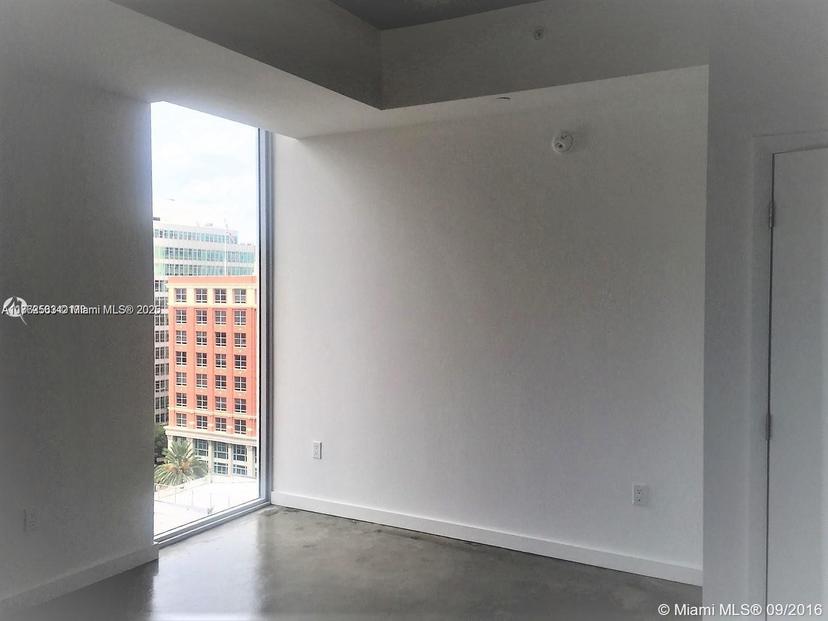 Picture of 151 SE 1St St # 1011, Miami FL 33131