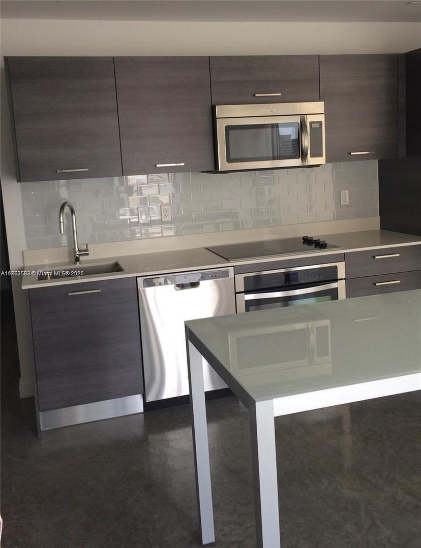 Picture of 151 SE 1St St # 1011, Miami FL 33131