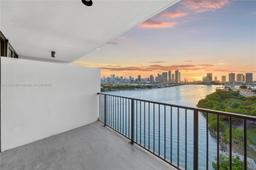Picture of 1000 Venetian Way # 810, Miami, FL 33139
