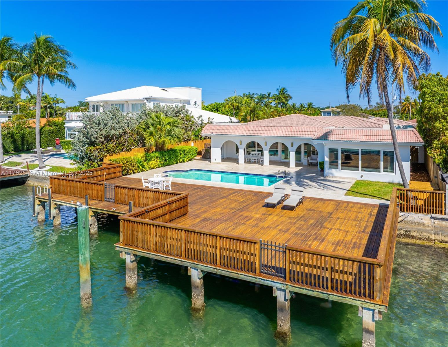 Picture of 1690 Daytonia Rd, Miami Beach, FL 33141