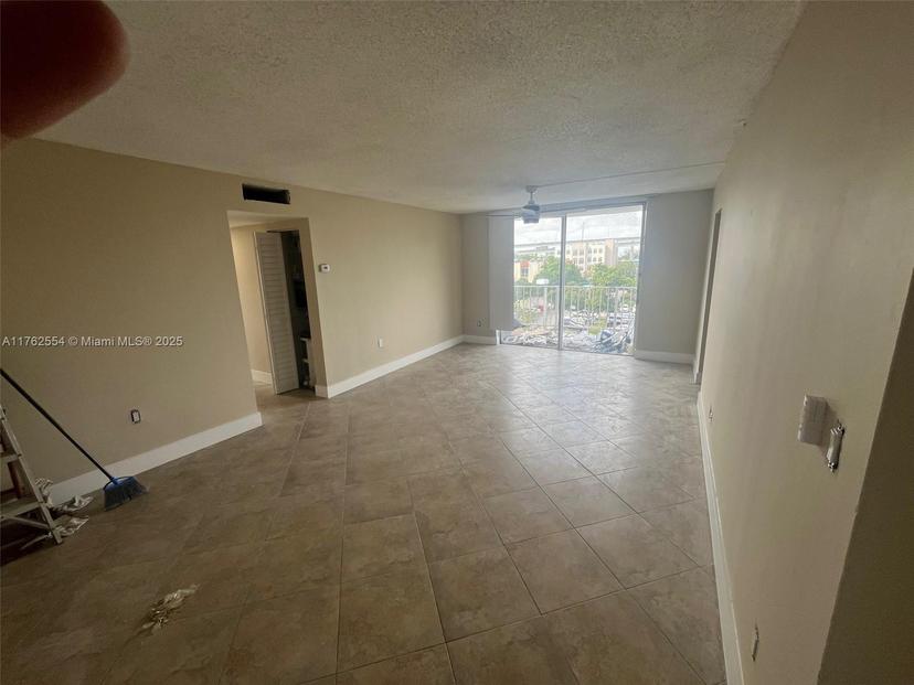 Picture of 498 NW 165Th St # 501, Miami FL 33169