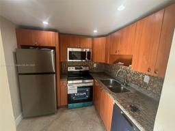 Picture of 498 NW 165Th St # 501, Miami, FL 33169
