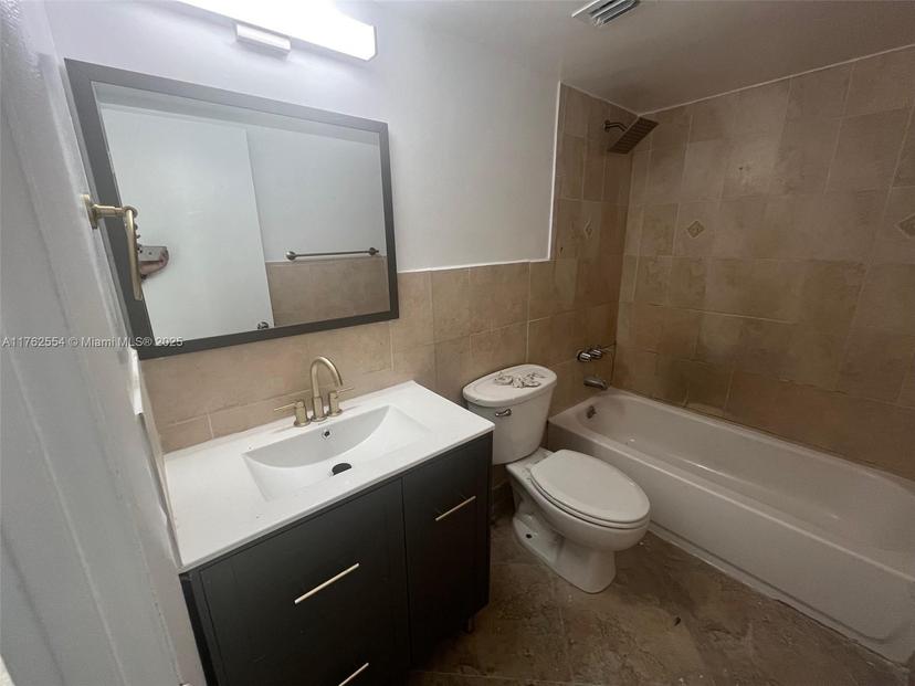 Picture of 498 NW 165Th St # 501, Miami FL 33169