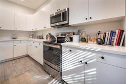 Picture of 111 NW 209Th Trl # 111, Pembroke Pines, FL 33029