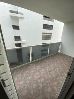 Picture of 3725 S Ocean Dr # 607, Hollywood, FL 33019