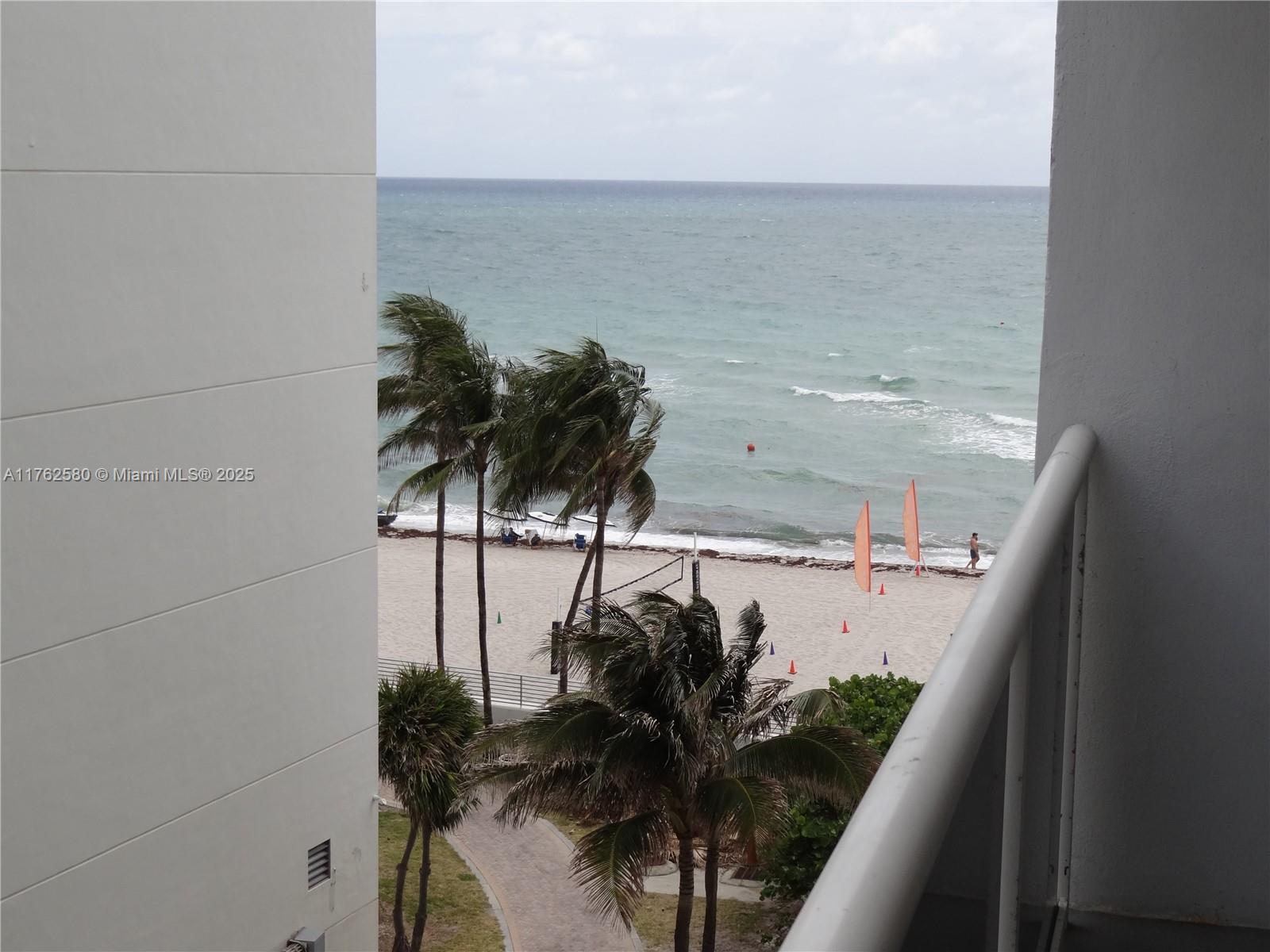 Picture of 3725 S Ocean Dr # 607, Hollywood, FL 33019