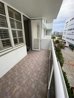 Picture of 3725 S Ocean Dr # 607, Hollywood, FL 33019