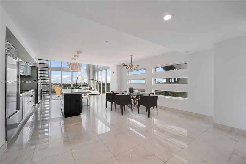 Picture of 1040 Biscayne Blvd # 1001, Miami FL 33132