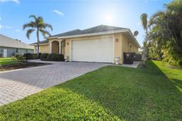 Picture of 315 SE Fisk Rd, Port St. Lucie, FL 34984
