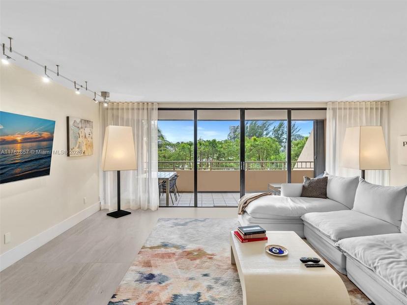 Picture of 11113 Biscayne Blvd # 253, Miami FL 33181