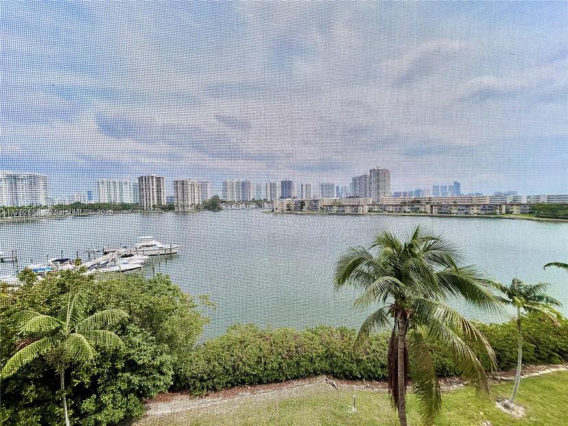Picture of 2861 Leonard Dr # F601, Aventura FL 33160