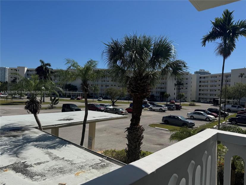 Picture of 2855 Leonard Dr # H207, Aventura FL 33160