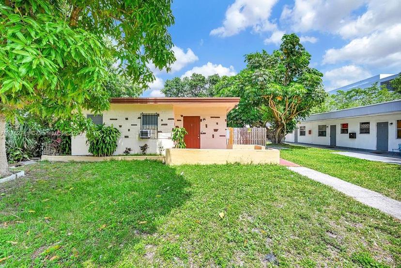 Picture of 2135 NE 170Th St, North Miami Beach FL 33162