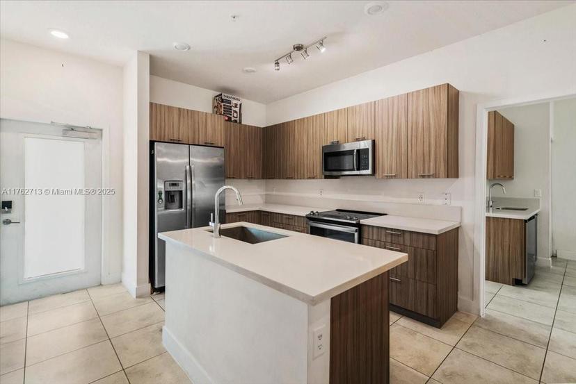 Picture of 4636 NW 84Th Ave # 13, Doral FL 33166