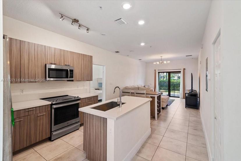 Picture of 4636 NW 84Th Ave # 13, Doral FL 33166