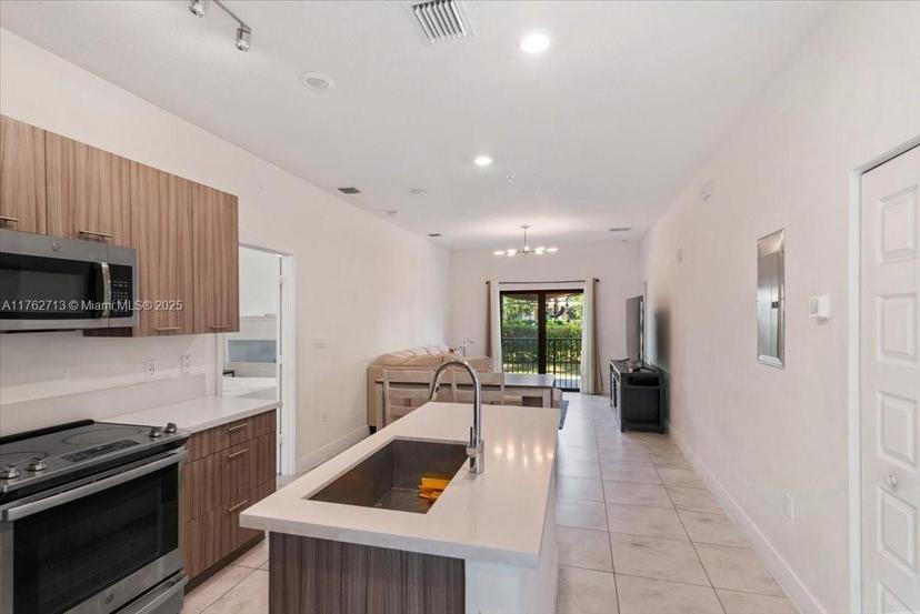 Picture of 4636 NW 84Th Ave # 13, Doral FL 33166